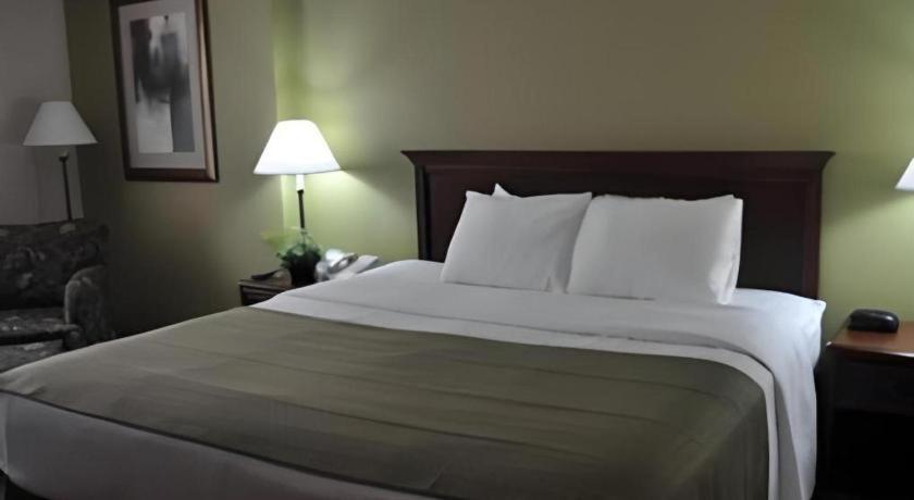Garden Plaza Hotel แซดเดิลบรูค ภายนอก รูปภาพ