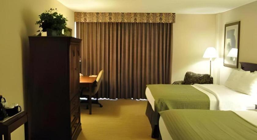 Garden Plaza Hotel แซดเดิลบรูค ภายนอก รูปภาพ