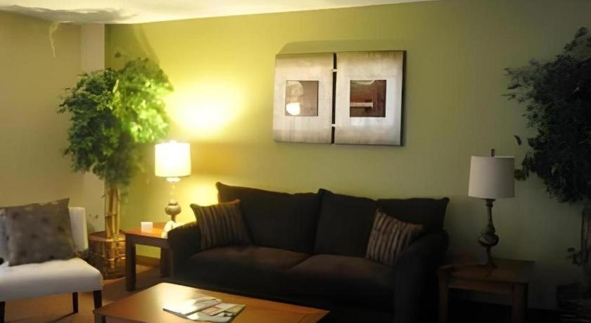 Garden Plaza Hotel แซดเดิลบรูค ภายนอก รูปภาพ