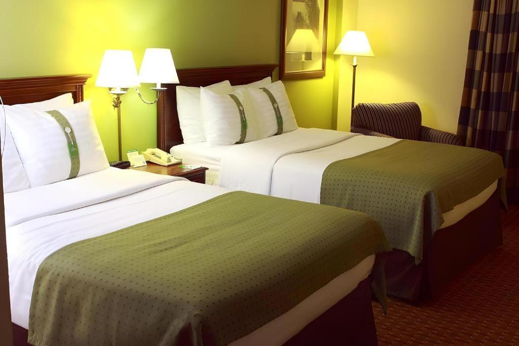 Garden Plaza Hotel แซดเดิลบรูค ภายนอก รูปภาพ