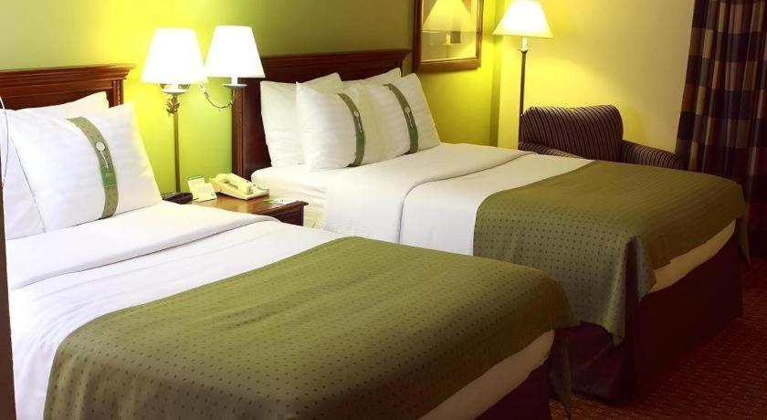 Garden Plaza Hotel แซดเดิลบรูค ภายนอก รูปภาพ