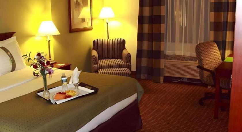 Garden Plaza Hotel แซดเดิลบรูค ภายนอก รูปภาพ