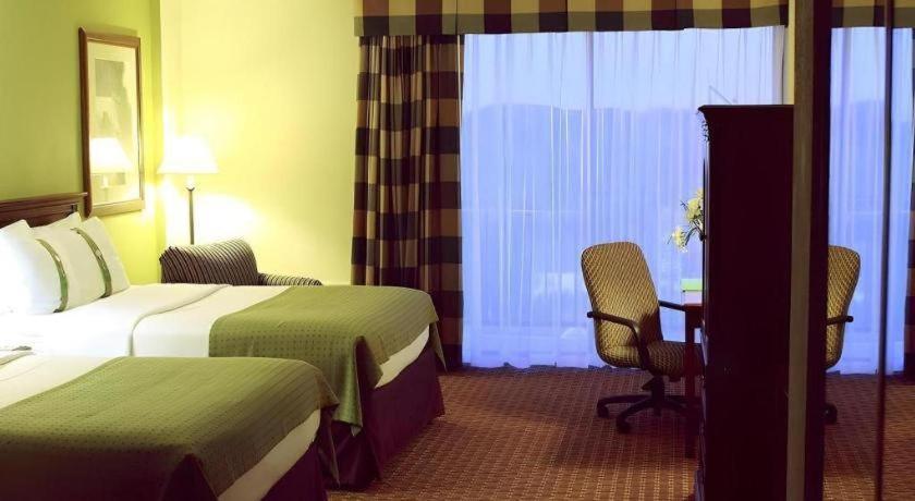 Garden Plaza Hotel แซดเดิลบรูค ภายนอก รูปภาพ
